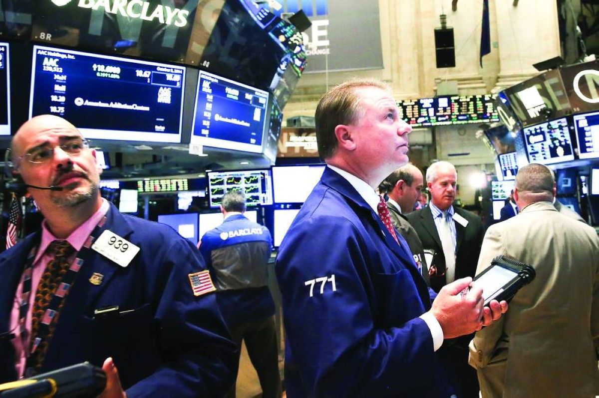 تراجع الأسهم الأوروبية والأمريكية وترقب البيانات بعد إنهاء الإغلاق الحكومي