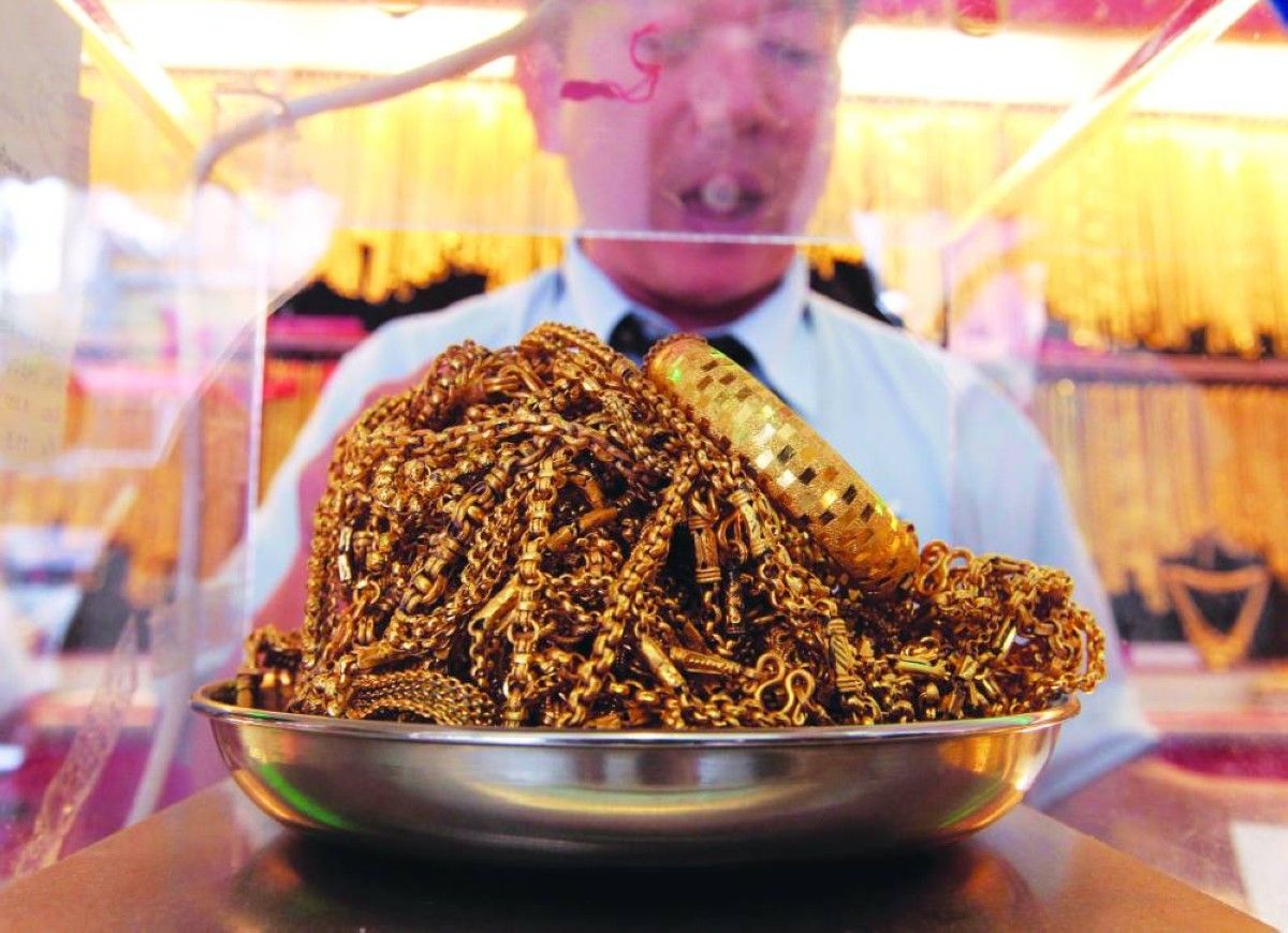 الذهب عند ذروة 3 أسابيع وسط مخاوف الديون الأمريكية وتوقعات خفض الفائدة