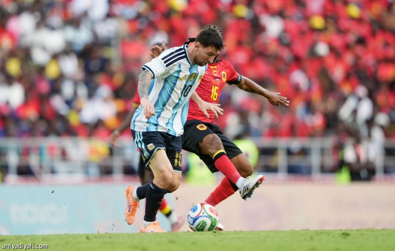 بحضور الرئيس.. أنجولا تحتفل وتسقط أمام الأرجنتين