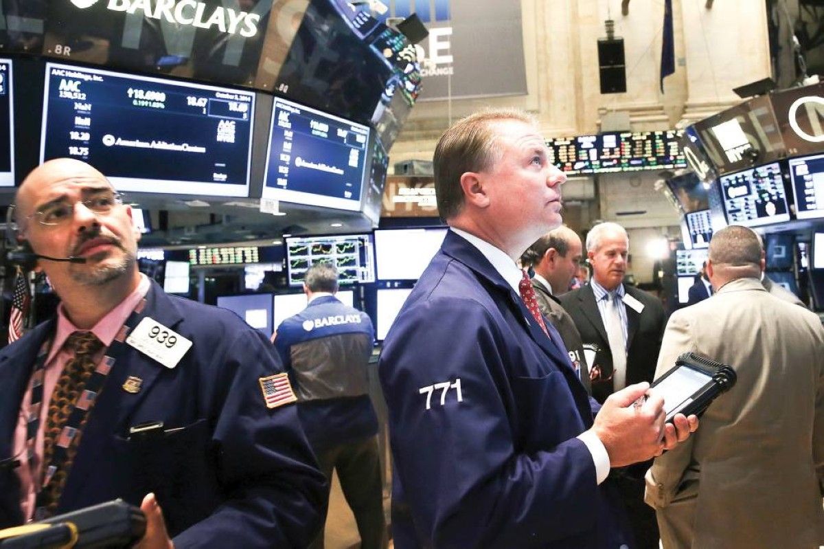 تراجع «وول ستريت» وسط ترقب بيانات ومسار السياسة النقدية