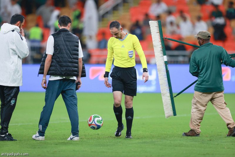 بسبب الأمطار.. نصف ساعة بين شوطي كوت ديفوار