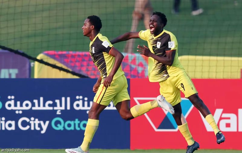 أوغندا تصطاد «أسود التيرانجا».. وإنجلترا وإيطاليا تتأهلان