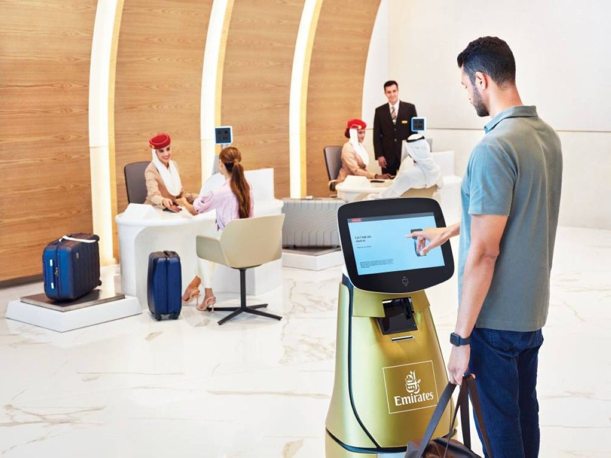 طيران الإمارات تتأهب لموسم سفر في مطار دبي خلال ديسمبر