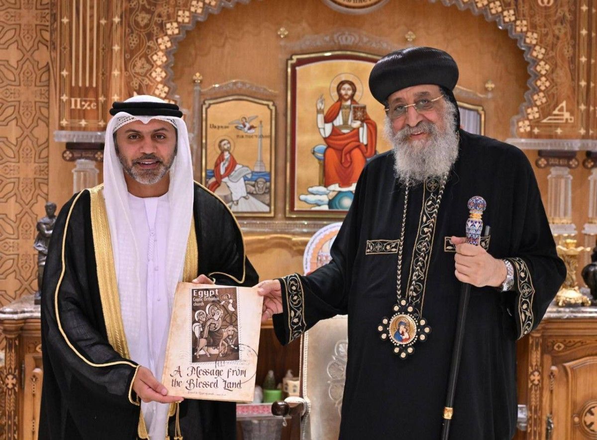 سفير الإمارات في مصر يبحث والبابا تواضروس الثاني تعزيز التعاون