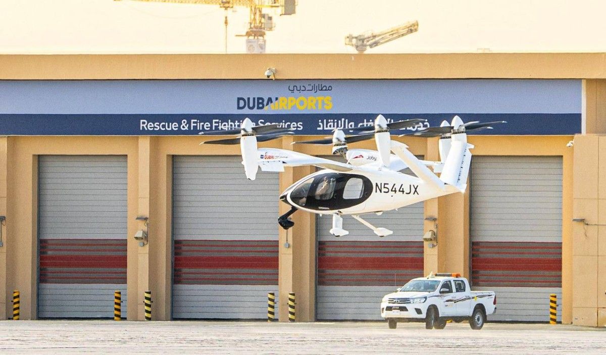 "طرق دبي" و"جوبي" تنفذان بنجاح أول رحلة مأهولة للتاكسي الجوي الكهربائي بين مرغم ومطار آل مكتوم الدولي