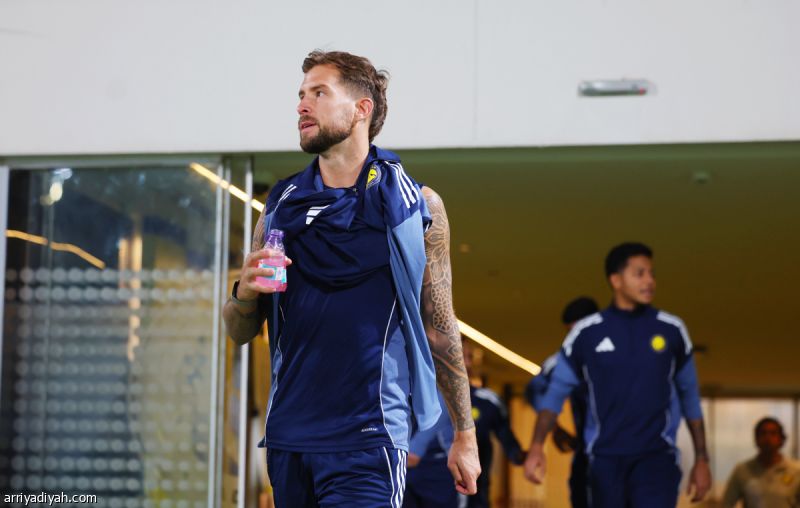 شد عضلي يبعد مارتينيز عن النصر