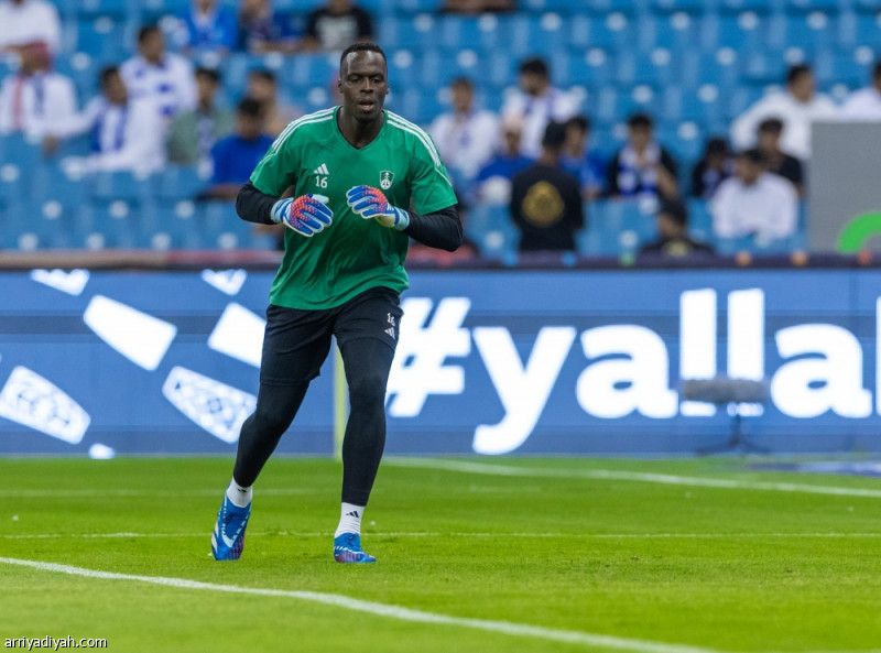 الأهلي يفتح ملف ميندي