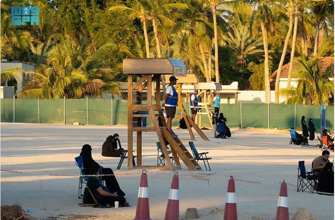 «جدة الساحرة تحت غيومها: استمتع بمشاهد جمالية خلابة في المدينة»