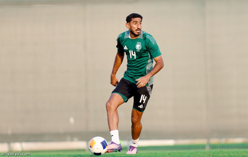 الرباط الصليبي يبعد الحسن عن الأخضر