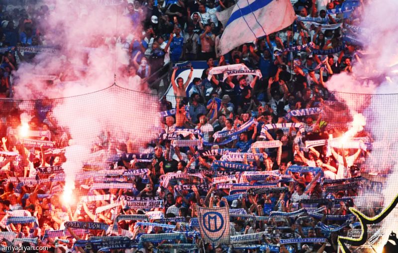 «يويفا» يعاقب مرسيليا ويغلق المدرج