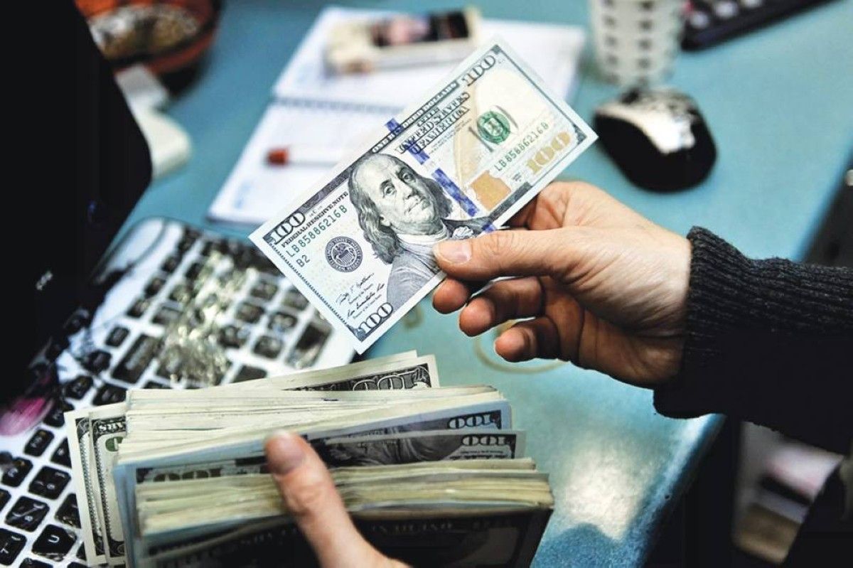 ارتفاع طفيف للدولار