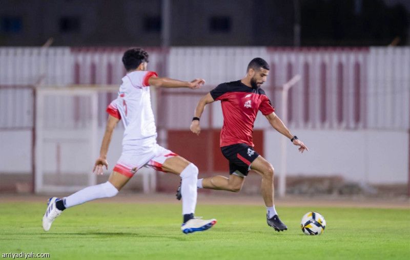 الوحدة يناور فريق 21.. ويوزع تذاكر مجانية