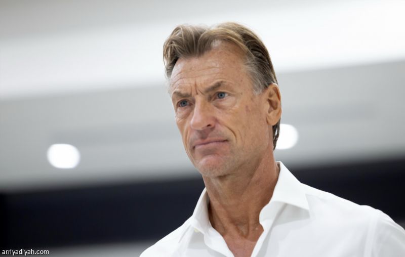 رينارد يغيّر 5 أمام الجزائر