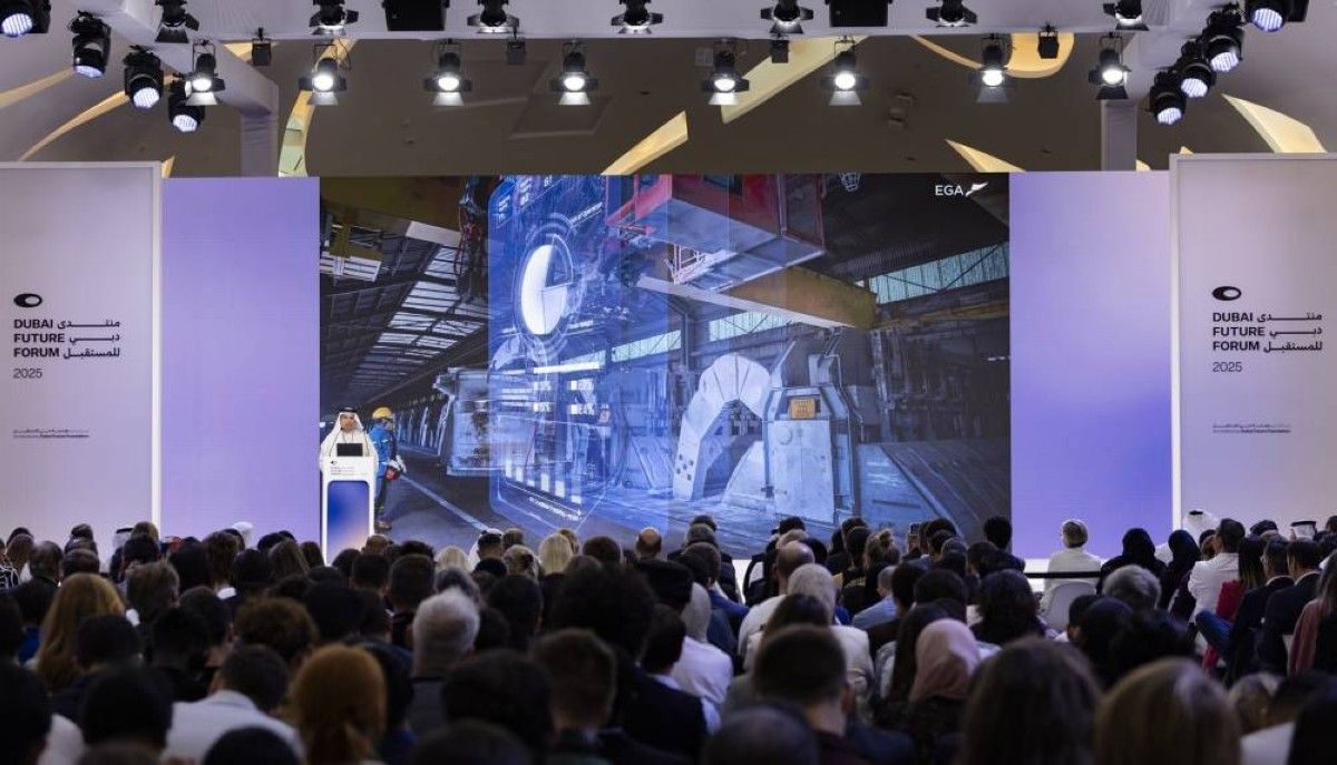 تقنيات الثورة الصناعية الرابعة تصمم مستقبل الاقتصاد والصناعة والصحة