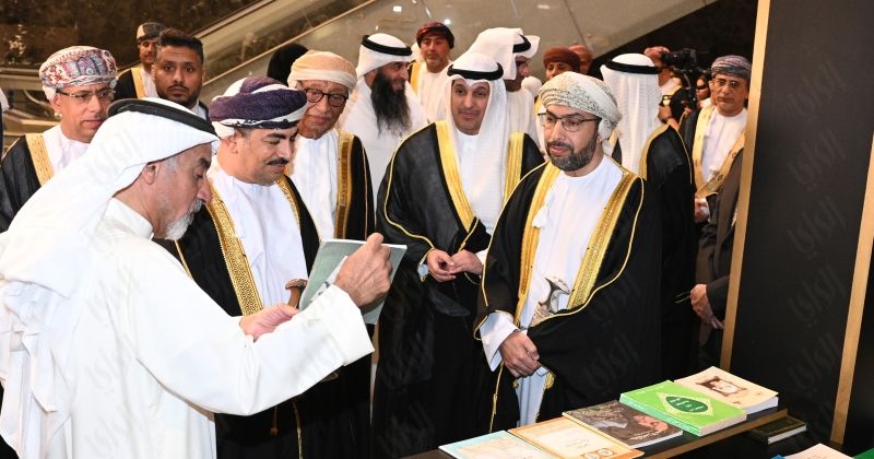 «معرض الكويت للكتاب»... قطعة من عُمان