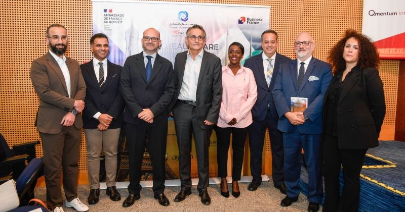 غوفان متوسطاً أطباء كويتيين وفرنسيين