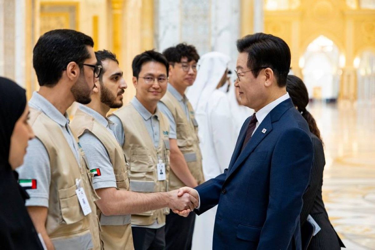 محمد بن زايد: نهج الإمارات راسخ في بناء الشراكات التنموية