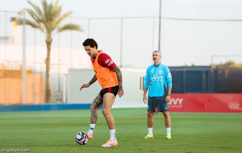 نونيز ينتظر قرار إنزاجي