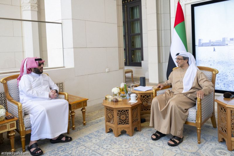 منصور وآل الشيخ.. لقاء بين وجوه متعددة النجاحات