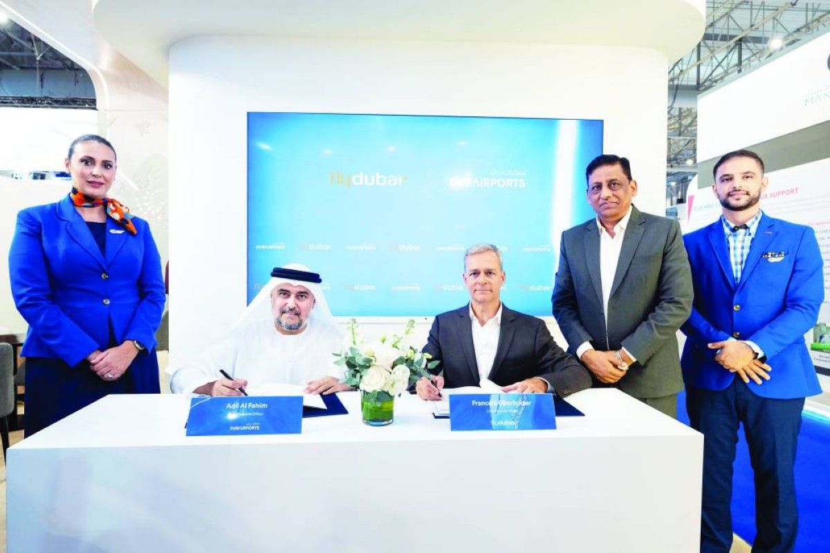 مطارات دبي وفلاي دبي تبرمان اتفاقية لتعزيز الكفاءة المالية خلال معرض دبي للطيران