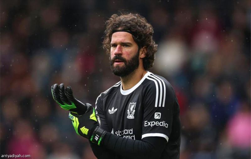 ليفربول يستعيد خدمات بيكر