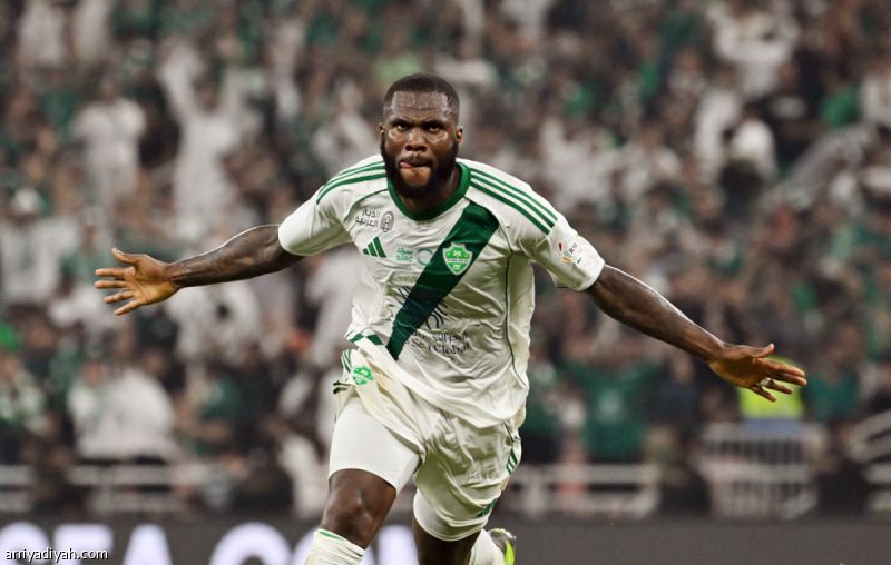 سيناريو تكرّر 4 مرات.. الأهلي يقهر القادسية بـ 10 لاعبين