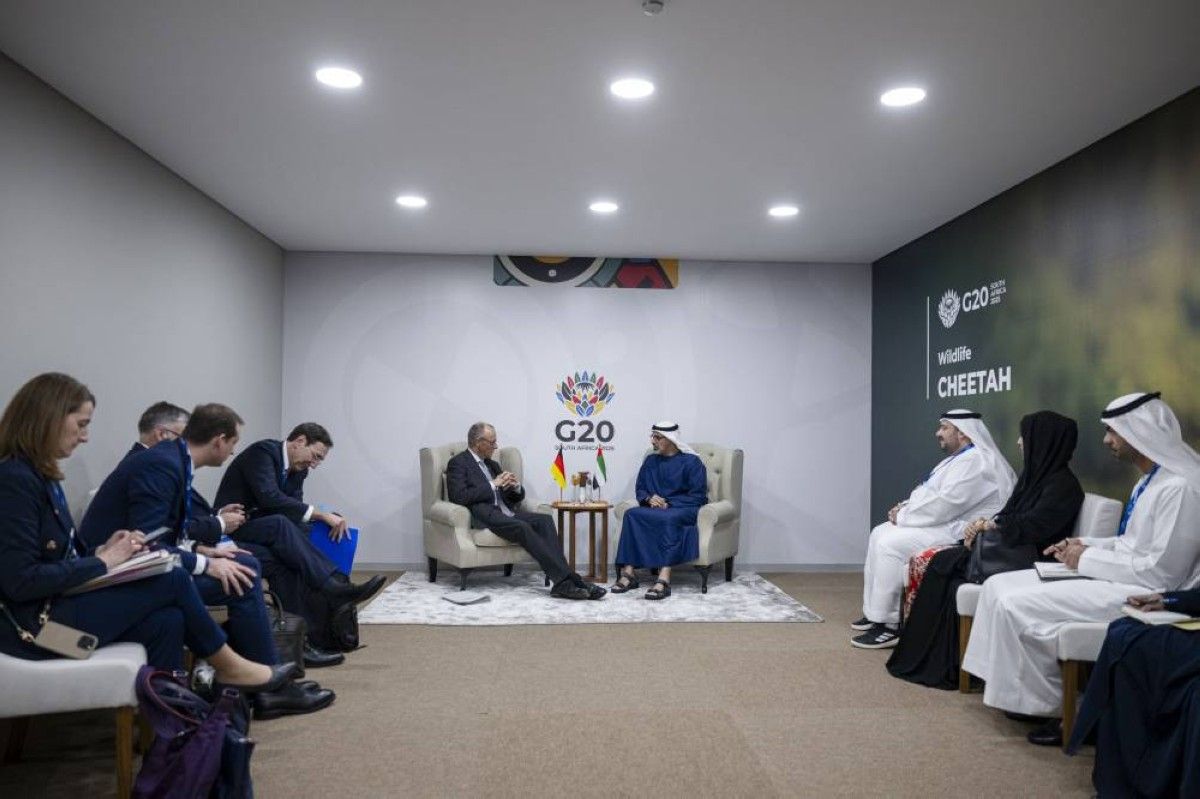 ولي عهد أبوظبي يلتقي المستشار الألماني على هامش "قمة العشرين" بجوهانسبرغ