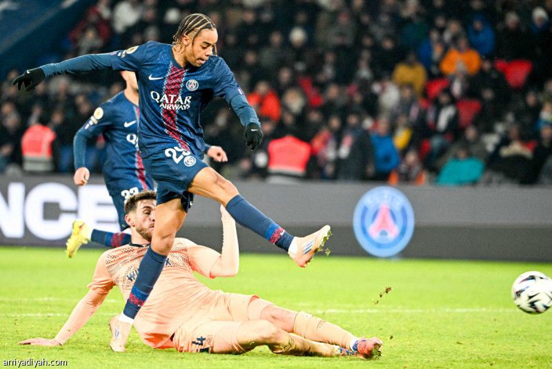 باريس يستعيد الصدارة بثلاثية لوهافر