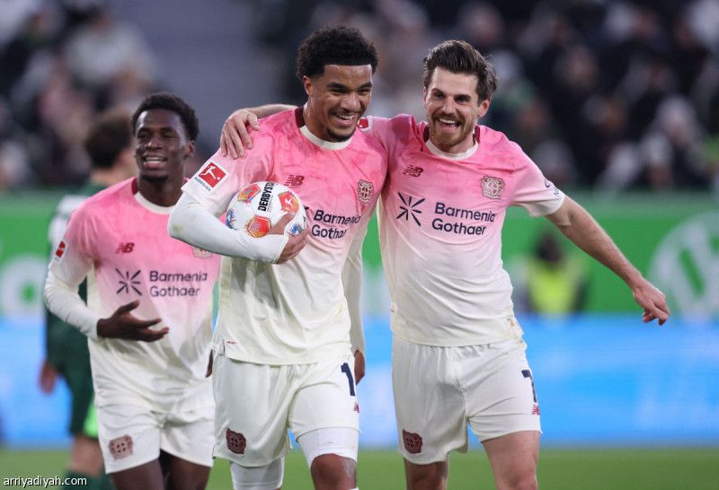 ليفركوزن يستعيد التوزان.. ودورتموند يتعثر بالتعادل.. وفرانكفورت يقلبها على كولن