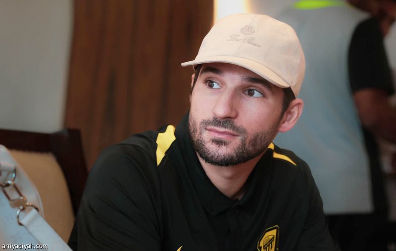 قبل الدحيل.. كونسيساو يستعين بجميع أجانب الاتحاد