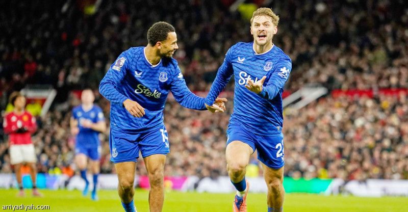 إيفرتون يفسد ليلة يونايتد في «مسرح الأحلام»