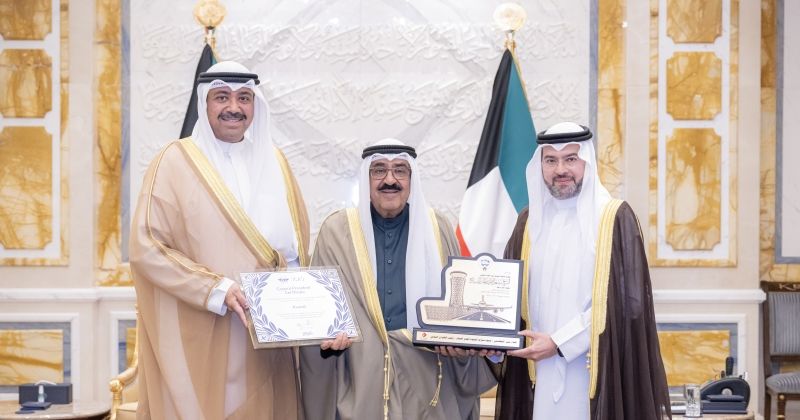 سمو الأمير يستقبل وزير الدفاع ورئيس «الطيران المدني»