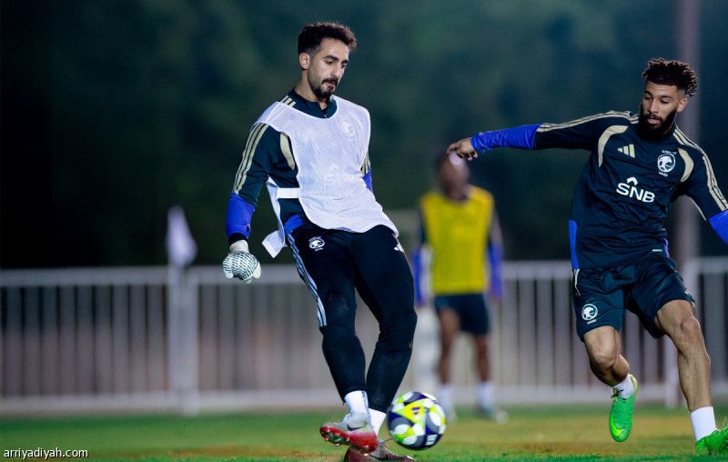 تدريب الأخضر.. كرات ثابتة واستحواذ