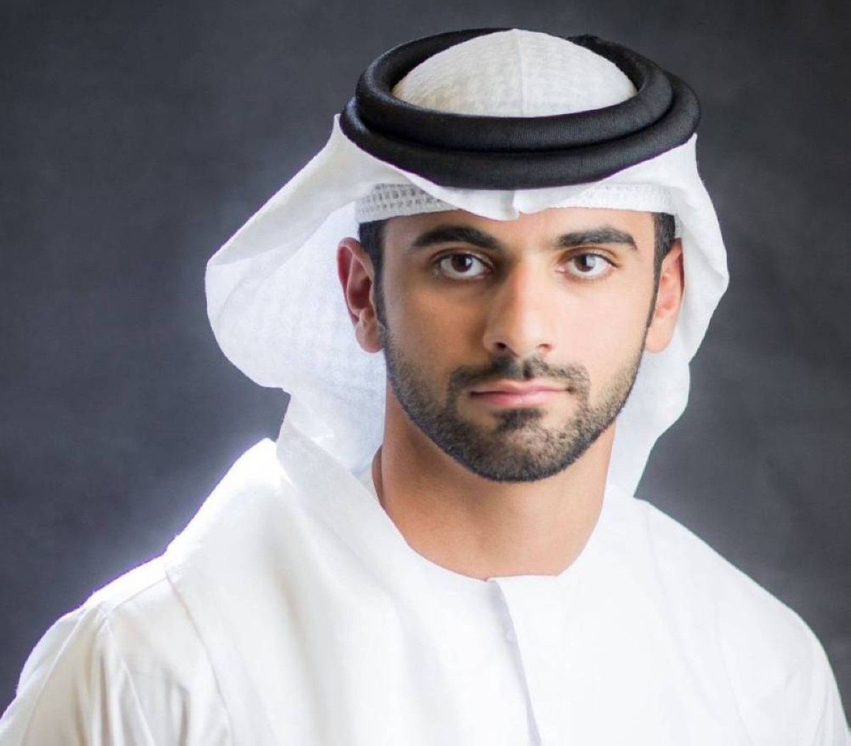 منصور بن محمد: نحيي ذكرى أبطال قدموا أروع أمثلة التضحية والفداء