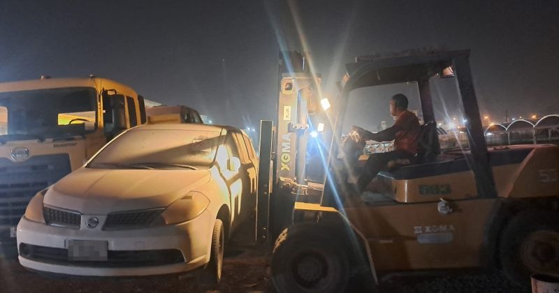 رفع سيارة مهملة