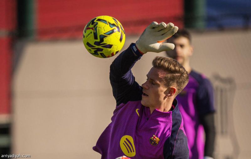 تيرشتيجن يعود إلى برشلونة