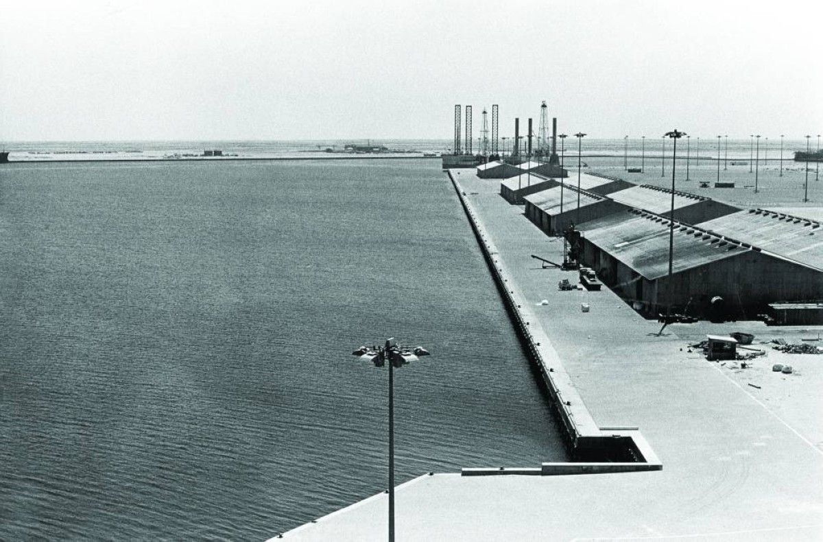 الإمارات.. مسيرة بناء وتطور وريادة