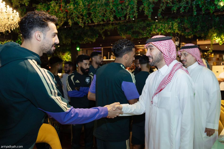 الوزير يزور معسكر المنتخب