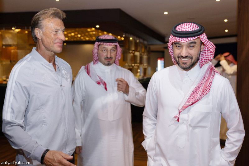 الوزير يزور معسكر المنتخب