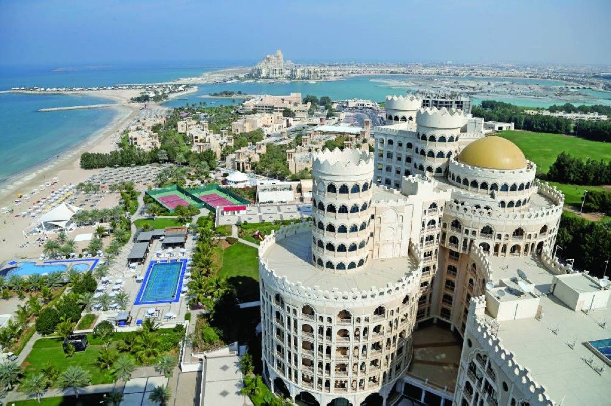 الإمارات.. مسيرة بناء وتطور وريادة