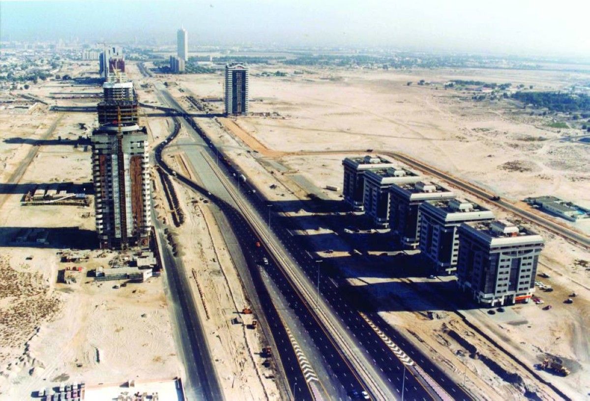 الإمارات.. مسيرة بناء وتطور وريادة