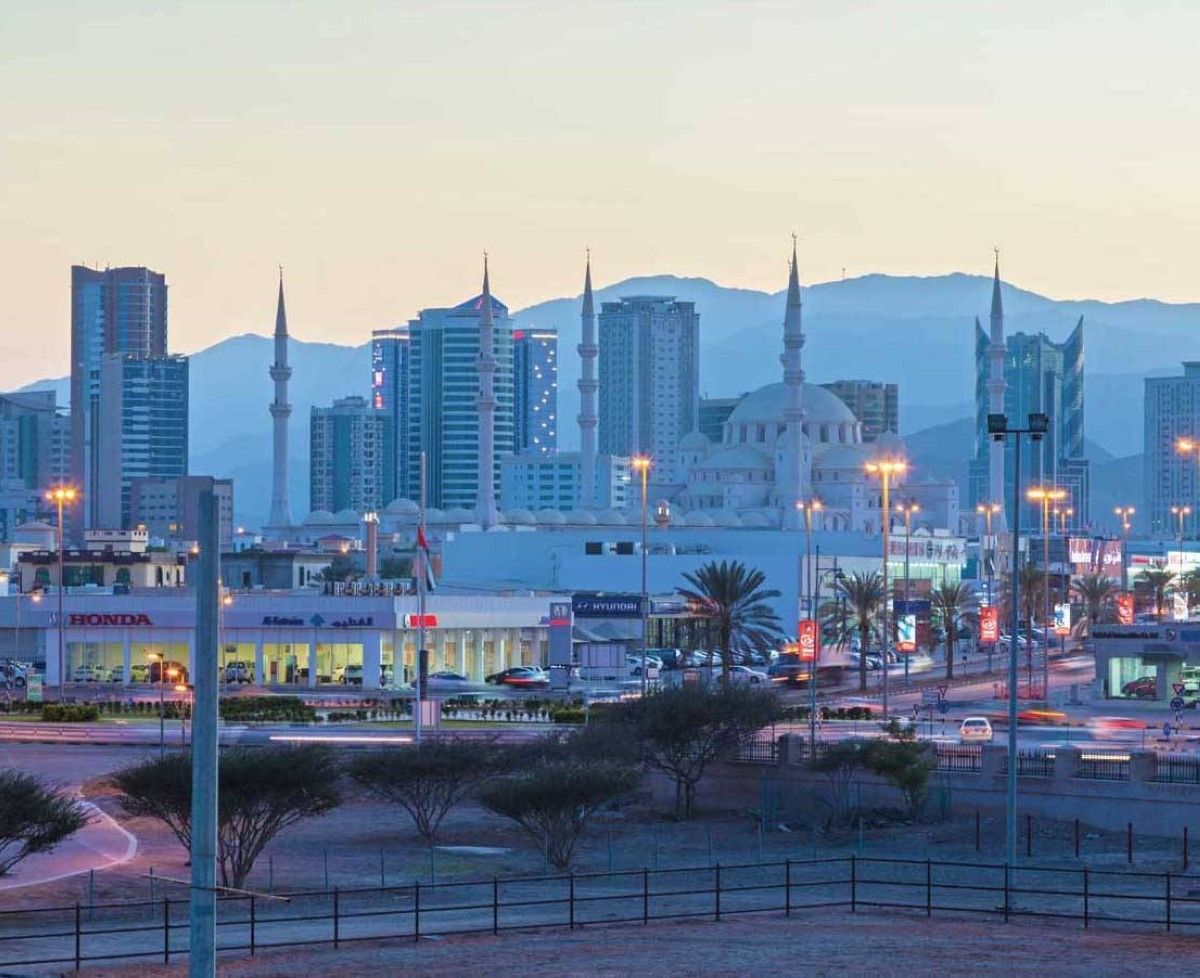 الإمارات.. مسيرة بناء وتطور وريادة