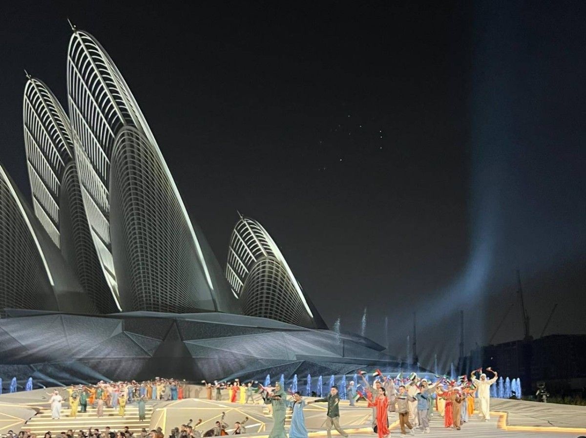 محمد بن زايد ومحمد بن راشد وحكام الإمارات يشهدون الاحتفال الرسمي بعيد الاتحاد الـ 54