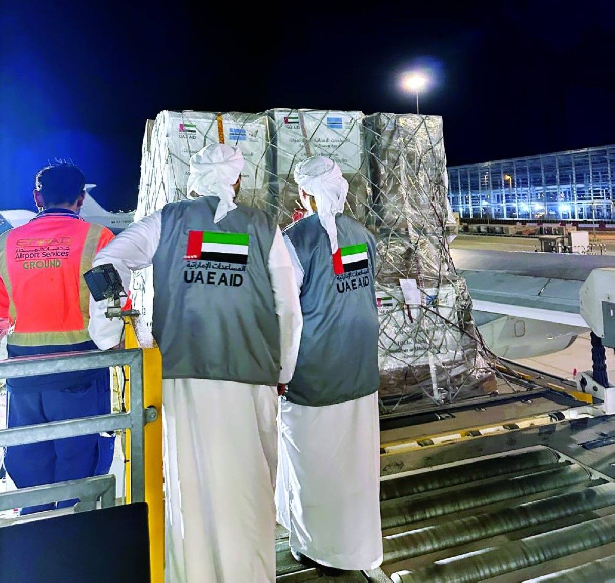 الإمارات.. يد العطاء ممدودة للشعوب كافة