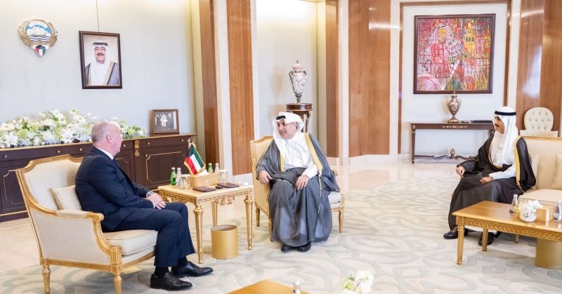 وزير شؤون الديوان الأميري ورئيس ديوان سمو ولي العهد يستقبلان سفيري هنغاريا وإيران