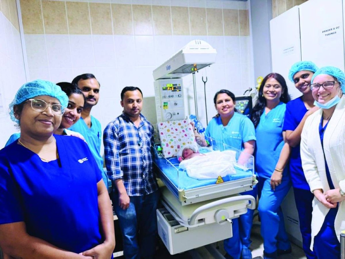 المستشفيات تحتفي بمواليد الساعات الأولى لعيد الاتحاد