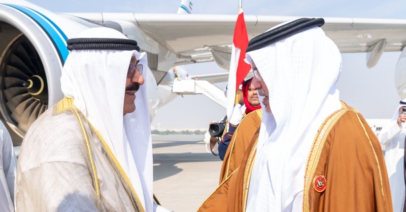سمو الأمير يصل إلى مملكة البحرين لترؤس وفد الكويت في القمة الخليجية