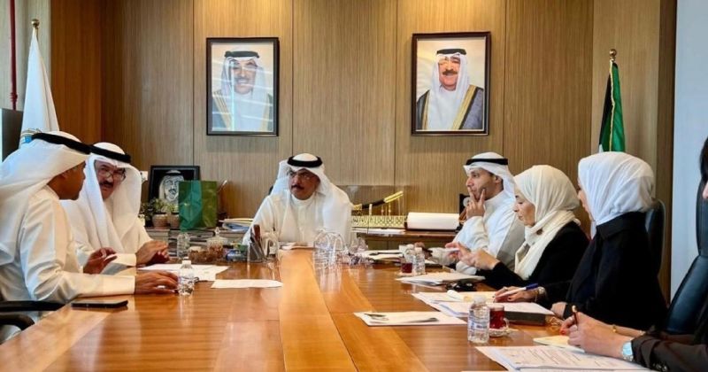 الوزير مجتمعاً بمندوب الكويت في «يونسكو»