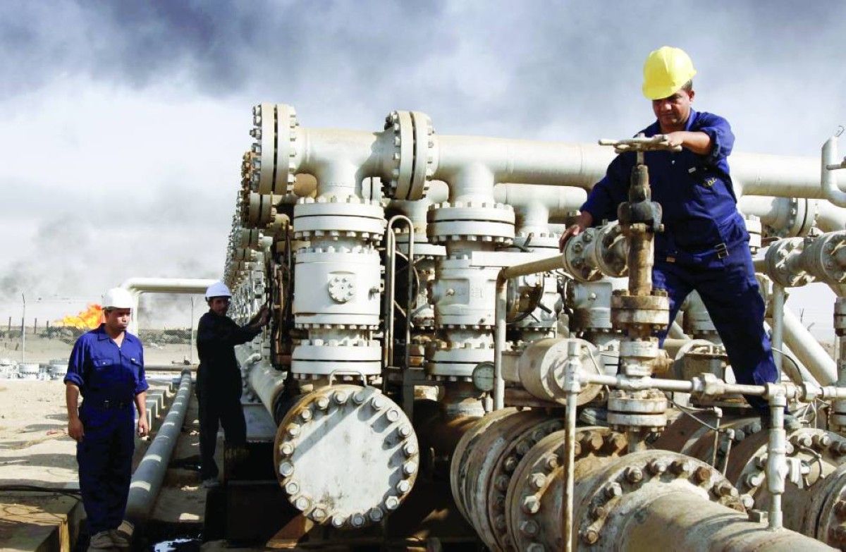 النفط يرتفع بدعم توقعات الطلب ومباحثات السلام في أوكرانيا