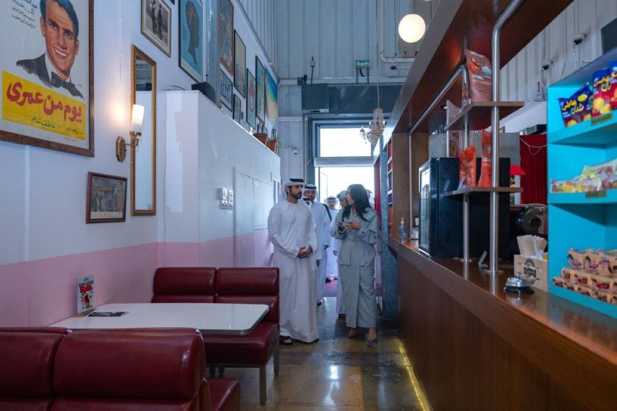 حمدان بن محمد يزور "السركال أفنيو" ويشيد بدوره ملتقىً للمواهب ومختبراً للأفكار الجديدة